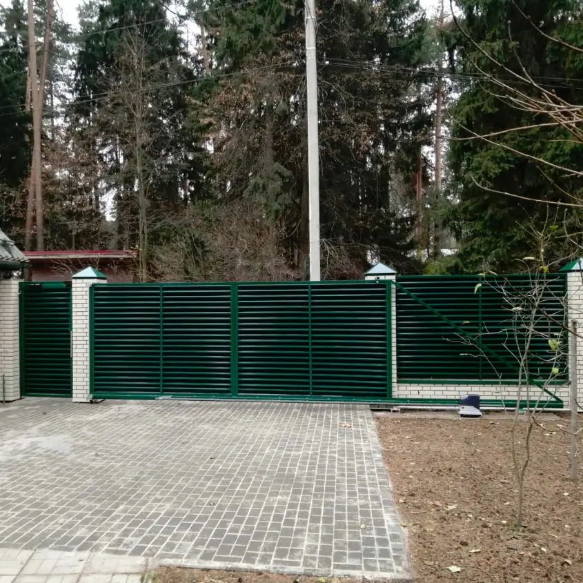 Фото 3 Забор жалюзи ЭКО-Z RAL6005 Зеленый Мох двусторонний